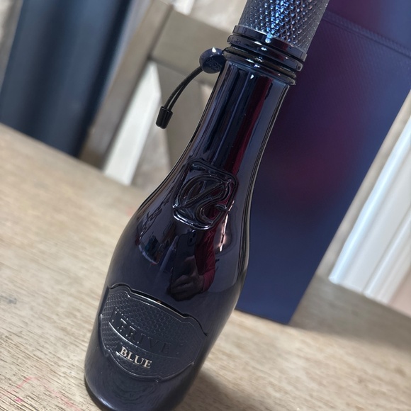 Prive Blue - Picture 3 of 3